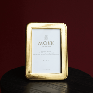 Złota ramka fotograficzna ze szkłem muzealnym